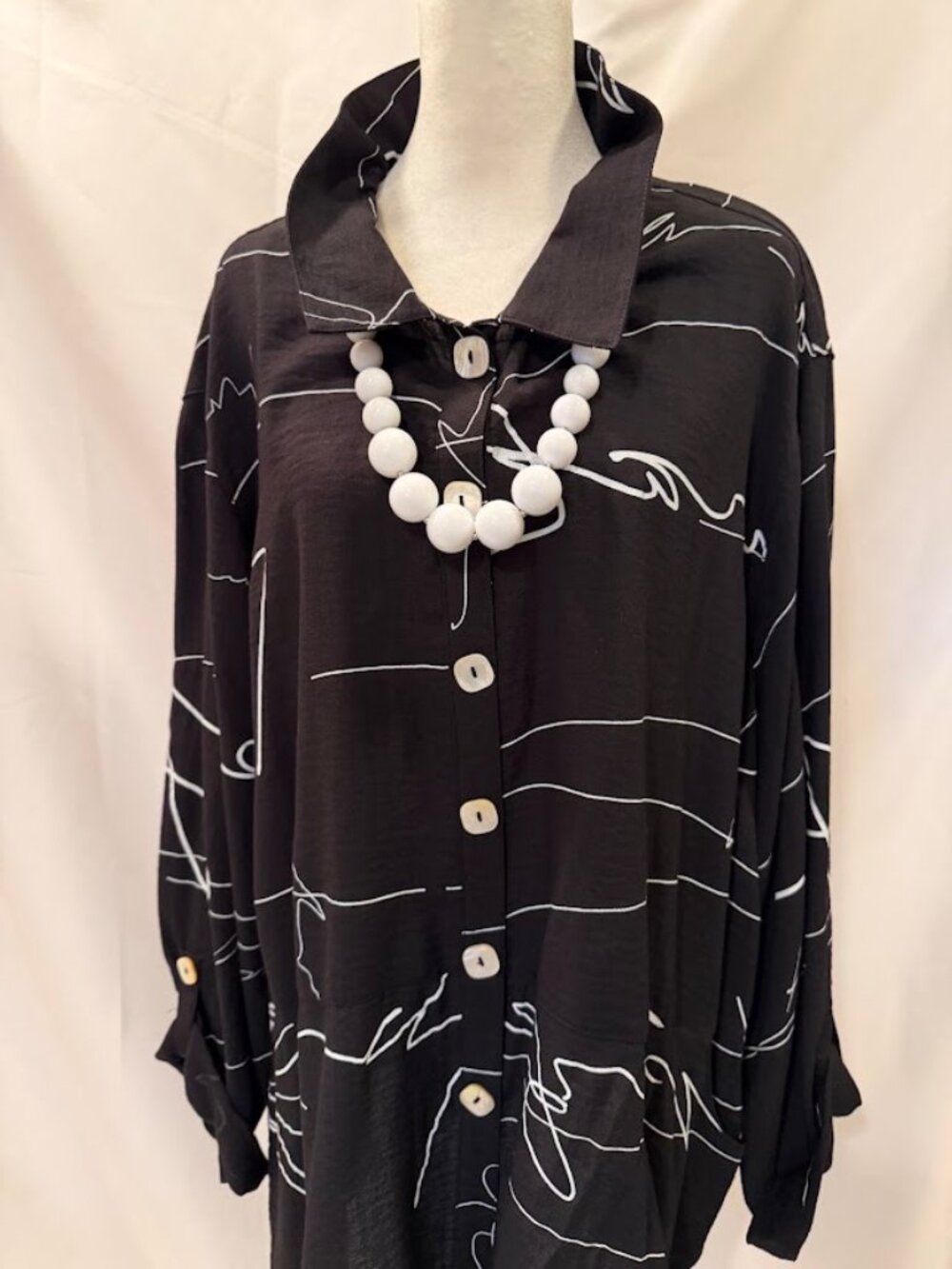 NWOT JOHN MARK Black/White Button-Down Top with Pockets (Rayon/Nylon) - 3x